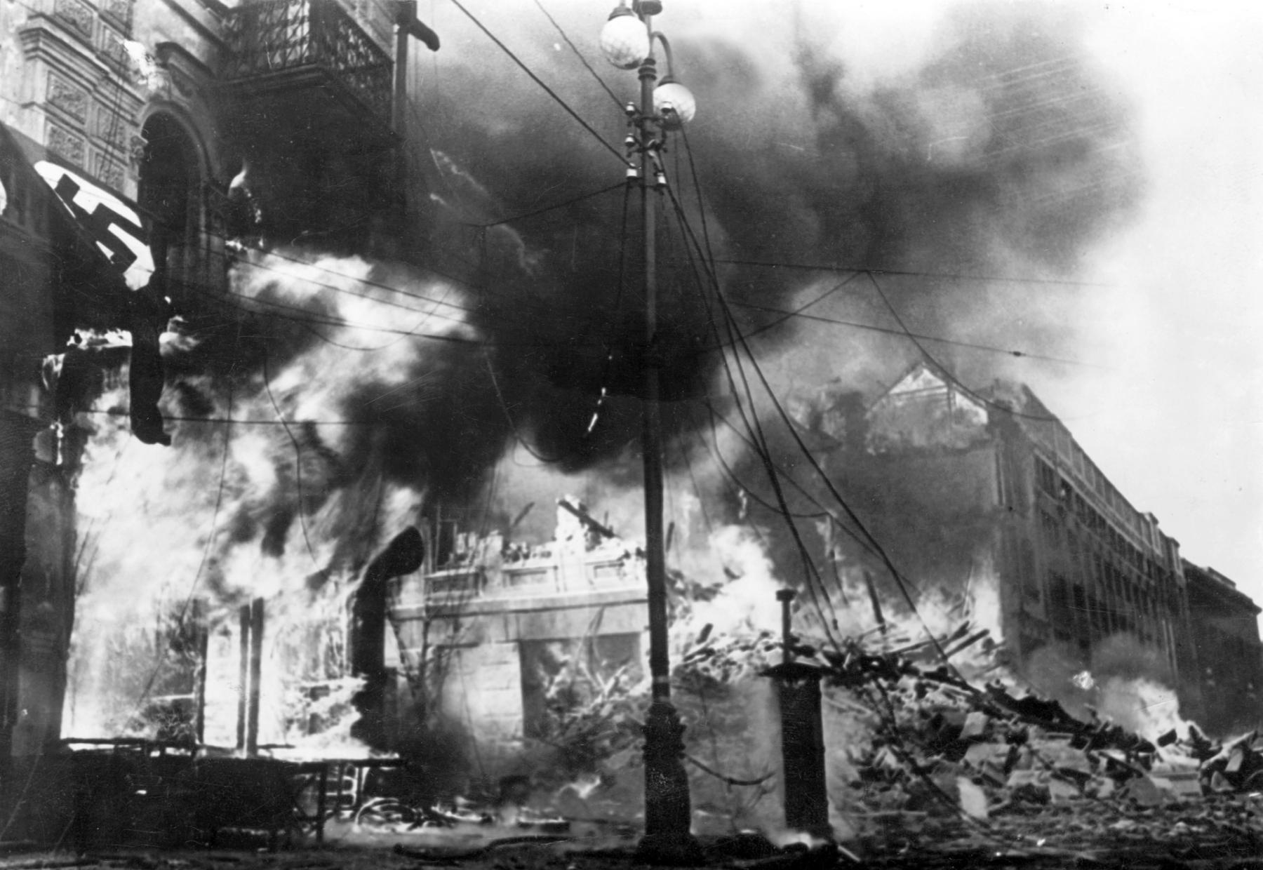 22 июня бомбежка киева. Взрыв Крещатика в 1941. Бомбардировка Киева 22 июня 1941.