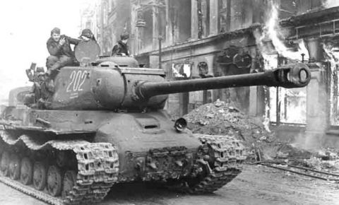 Какую роль в разгроме вермахта cыграл советский танк «ИС-2»