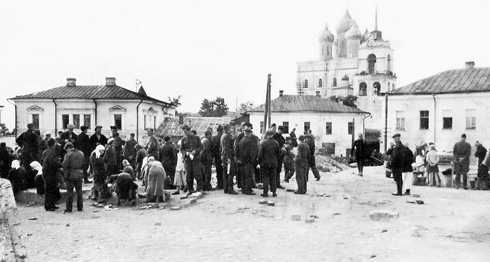 Полная оккупация. Невель 1941. Псков 1941 начало оккупации. Немцы в Пскове 1941. Невель в годы войны 1941-1945.