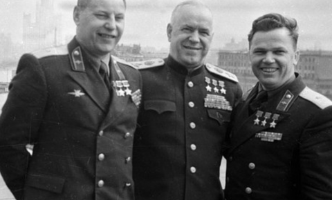 90 лет назад было учреждено звание Героя Советского Союза