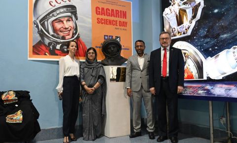 В «Национальном музее науки и техники Бангладеш» прошла церемония открытия бюста Юрия Гагарина