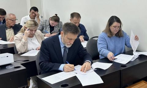 В 2026 году акция «Диктант Победы» проходит на 37 000 площадках, из них 250 — за рубежом