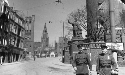 9 апреля 1945 года советские войска овладели немецким городом-крепостью Кёнигсбергом