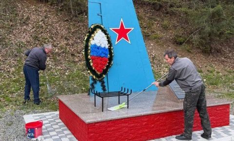 В Южной Осетии провели уборку территории памятника бойцам и командирам Красной Армии