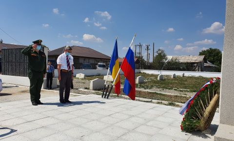 В Румынии прошла мемориальная церемония возложения венков к памятнику советским воинам