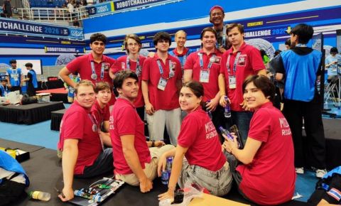 Московские школьники завоевали серебро и 19 дипломов на «Robot Challenge 2026» в Пекине