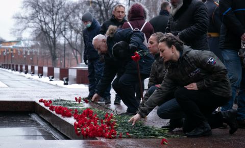 Торжественная церемония возложения венка и цветов к Могиле Неизвестного Солдата прошла у Кремлевской стены