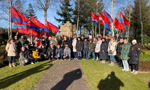 На кладбище в городе Зиммерат-Рурберг прошли мероприятия в честь «Дня неизвестного солдата»