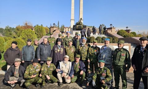 В Душанбе прошел митинг по случаю годовщины контрнаступления советских войск под Москвой