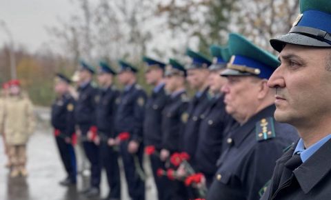 В Душанбе прошёл митинг по случаю годовщины контрнаступления советских войск под Москвой
