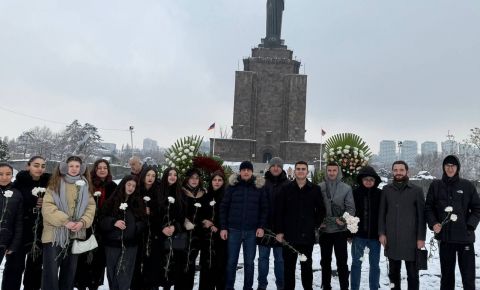 В Армении прошли мемориальные мероприятия в честь Дня защитника Отечества