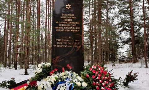 В эстонии состоялось открытие памятника жертвам Холокоста