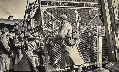Бывшие узники нацизма предложили учредить День геноцида советского народа