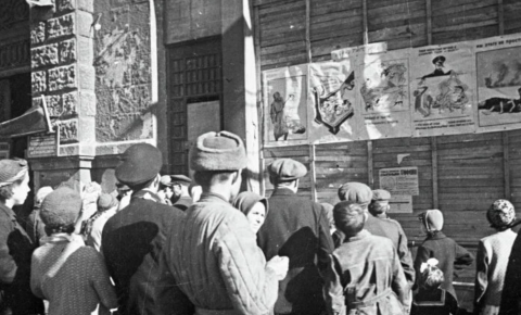Уникальную коллекцию плакатов «Окна ТАСС» отреставрируют к 80-летию Победы в Великой Отечественной
