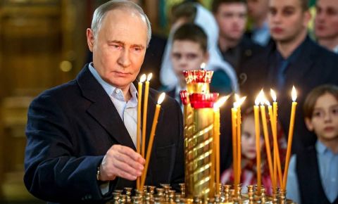 Президент России поздравил православных с Рождеством Христовым