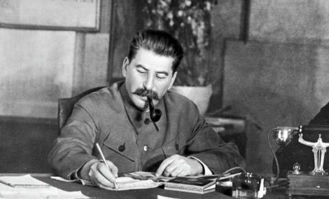 Президентская библиотека впервые опубликовала рукописный текст обращения главы СССР в связи с началом Великой Отечественной войны