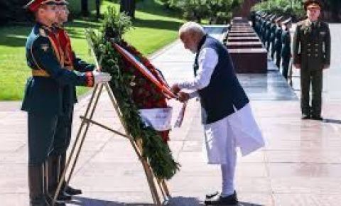 Премьер-министр Индии возложил венок к Могиле Неизвестного Солдата
