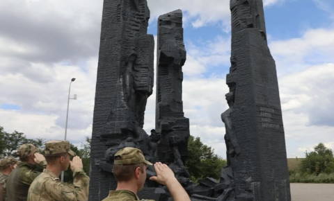 Военнослужащие Росгвардии почтили память партизан и подпольщиков