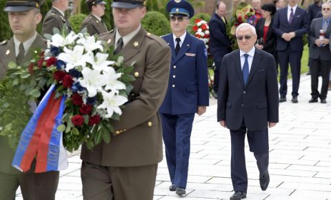 В Хорватии прошла церемония возложения венков к памятнику антифашистам