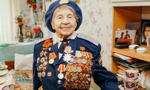 Губернатор Санкт Петербурга поздравил ветерана Марию Пашкову