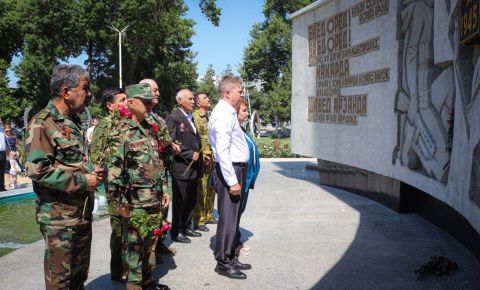 В Ходженте почтили память погибших в годы Великой Отечественной войны