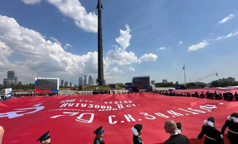 У стен Музея Победы стартовал ежегодный парад кадетского движения Москвы «Не прервется связь поколений»