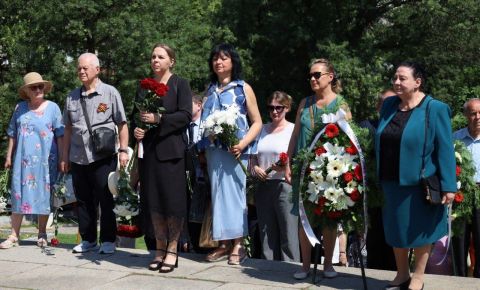 В Софии у братской могилы советских солдат прошла мемориальная церемония по случаю Дня памяти и скорби