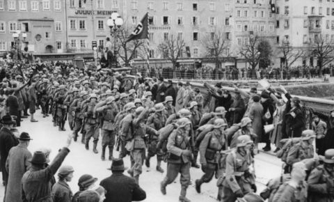 «Уверенность в безнаказанности»: как аншлюс Австрии развязал руки нацистам в Европе
