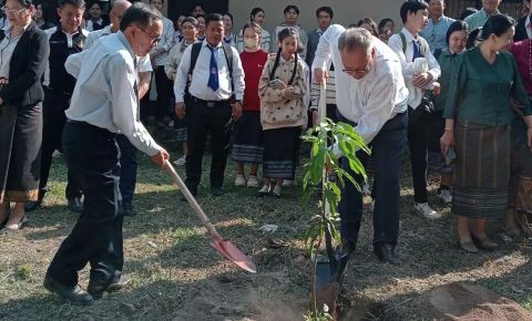В Лаосском национальном Университете прошла акция «Сад памяти»