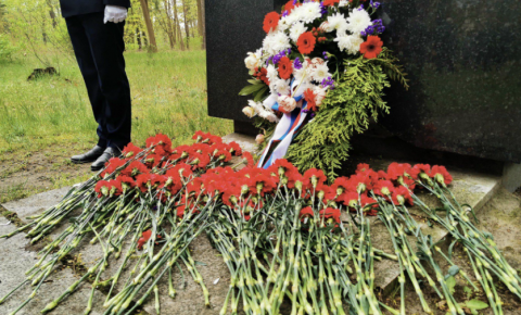 В бывшем нацистском концлагере Заксенхаузен состоялась памятная церемония возложения венков