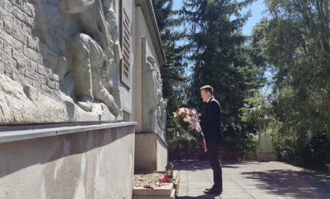 На советском воинском захоронении в городе Baruth Mark прошла мемориальная церемония
