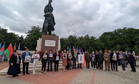 В Румынии прошел  «Бессмертный полк» и церемония возложения венков к Мемориалу советским воинам