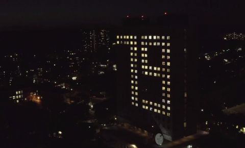 Над жилым комплексом Постпредства России в Нью Йорке зажглась цифра 79