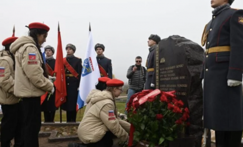 На Невском пятачке установили памятник бойцам из Республики Марий Эл