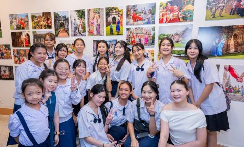 В Таиланде открылась фотовыставка «Два мира - один кадр»