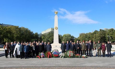 В Будапеште, прошла торжественная церемония перезахоронения останков тринадцати советских воинов