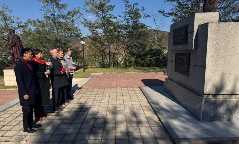 В Корее на сопке Комальсан прошла мемориальная церемония