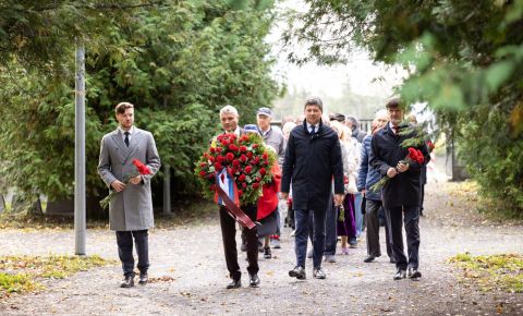 На военном кладбище Таллина прошла мемориальная церемония