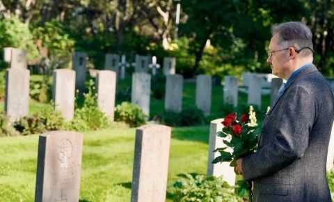 В Исландии возложили цветы к мемориалу памяти моряков-участников Арктических конвоев