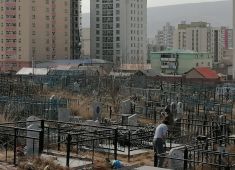 На Русском кладбище Улан-Батора прошел субботник