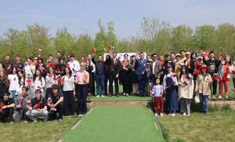 В пекинском парке Чаосин Ланьбовань прошла экологическая акция «Сад памяти»