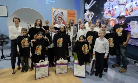 К 65-летию первого полета человека в космос в Дакке открыт бюст Юрия Гагарина