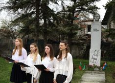 В Болгарии прошло мемориальное мероприятие у памятника Юрию Гагарину