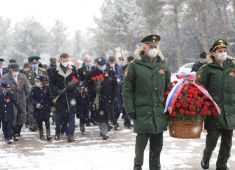 Посол РФ в Узбекистане возложил цветы к Вечному огню на мемориале «Братские могилы»