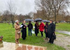 В Великобритании прошла церемония возложения цветов к Советскому военному мемориалу