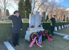 На венском кладбище Асперн состоялось возложение венков и цветов на советском воинском захоронении