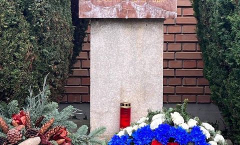 На советском воинском захоронении в австрийском городе Маннсвёрт-Швехат, прошла мемориальная церемония возложения венков