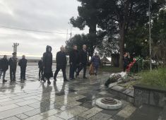 В Сухуме состоялось возложение у памятника советским воинам