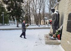 Дипломаты возложили цветы к могилам неизвестных советских воинов, погибших при обороне Таллина