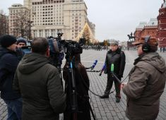 «Бессмертный Полк России» провел традиционную церемонию возложения цветов к Могиле Неизвестного Солдата